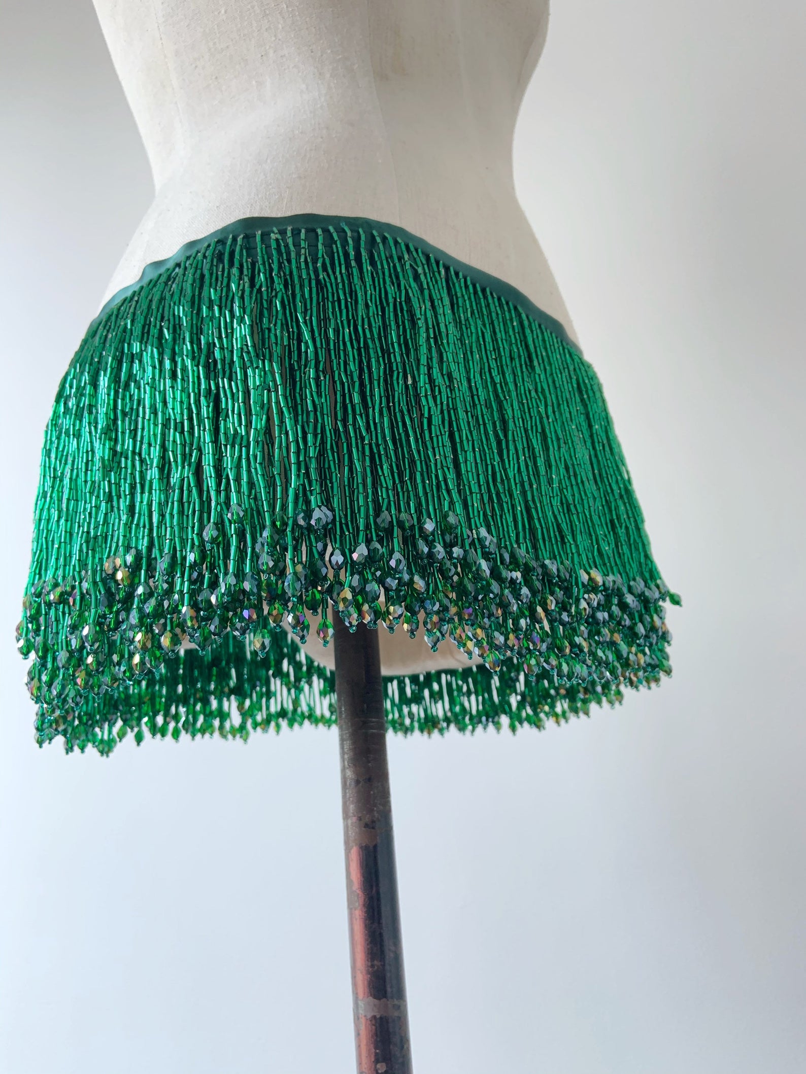 Adorno de borla con flecos de  - Beaded Trim Fringe reseña y precio
